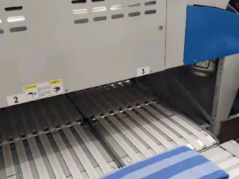 河南巾类折叠机-01